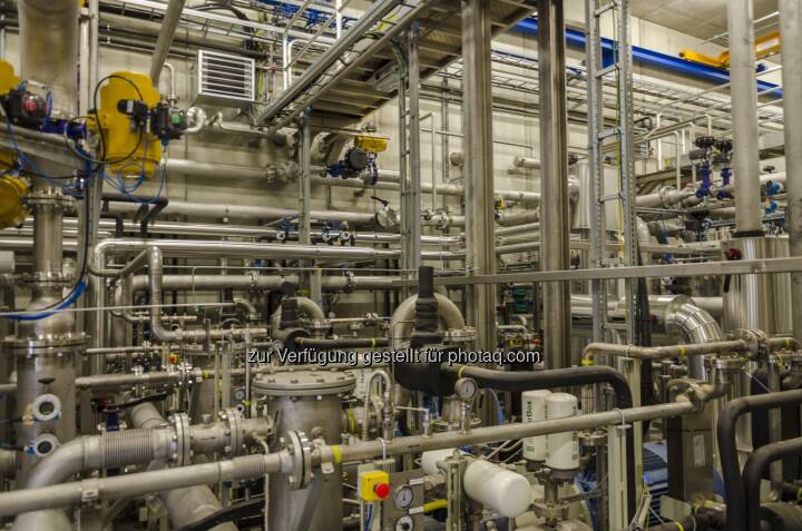 MethaPower Biogas gewinnt den 'Sustainable Energy Europe Award 2014' - überreicht durch EU-Kommissar Günther Oettinger