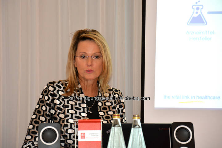 Monika Derecque-Pois, GIRP : IIR Kongress pharmaKON 2015 in Wien : Zu gut um echt zu sein – Kann man gefälschte Arzneimittel überhaupt erkennen? : Fotocredit: IIR GmbH