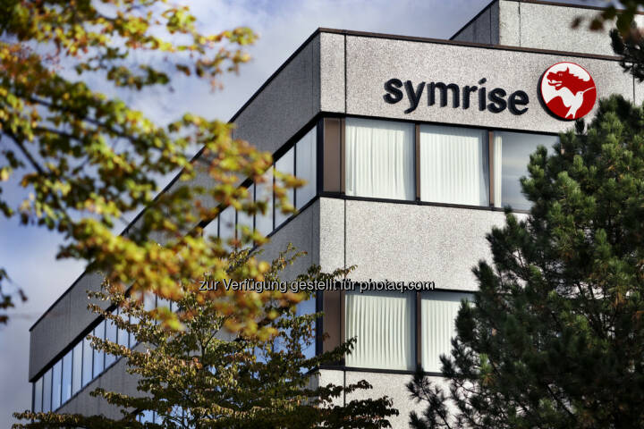 Symrise Aussenansicht (Bild: Symrise, https://www.symrise.com/de/newsroom/pressebilder/unternehmen/ )