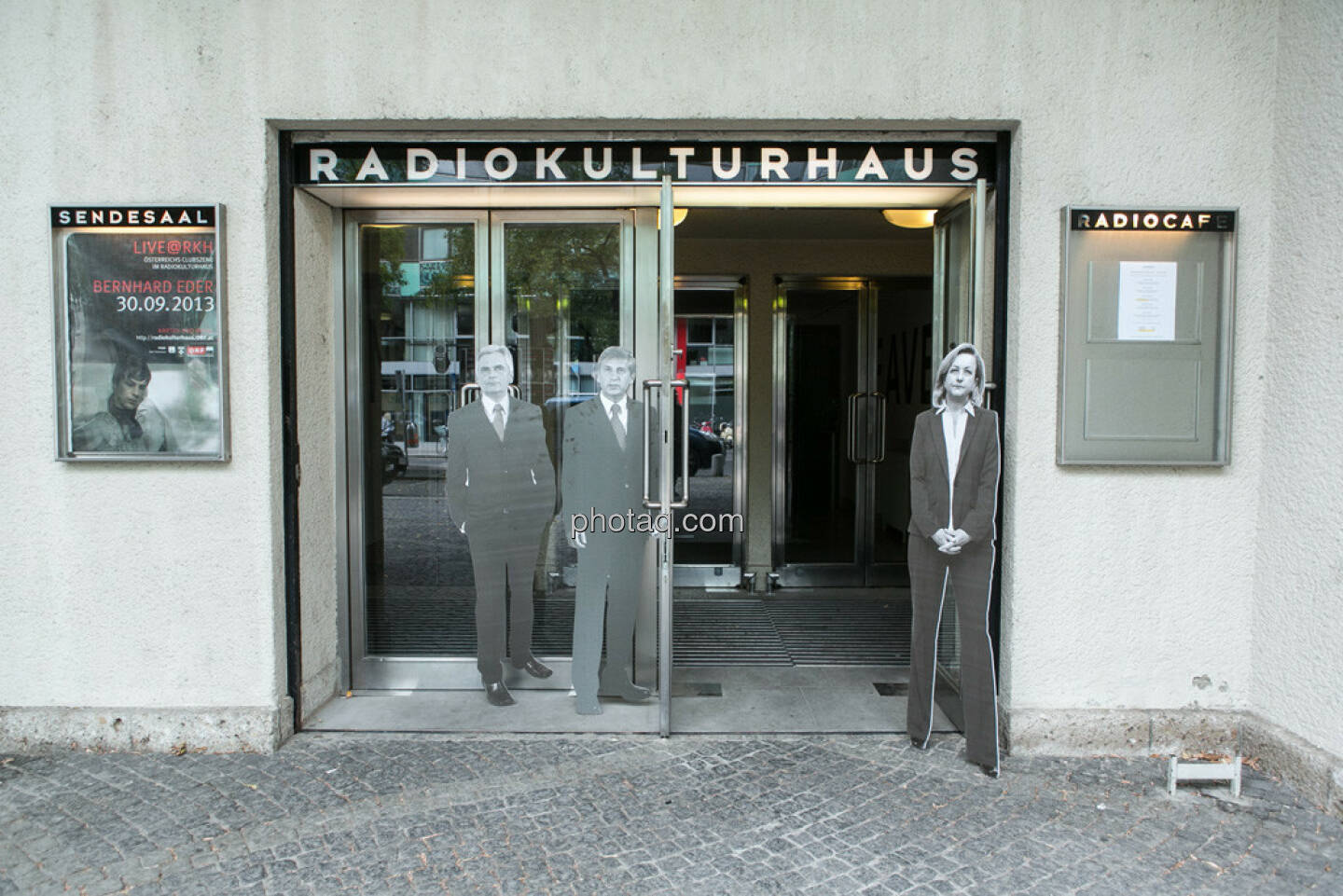 Werner Faymann, Michael Spindelegger, Maria Fekter vor dem Radiokulturhaus