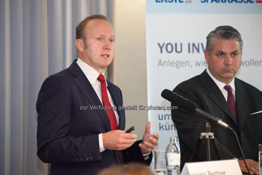 Heinz Bednar (Erste-Sparinvest) Vorstandsvorsitzender, Peter Bosek (Erste Bank Österreich Vorstand), © Michaela Mejta / finanzmarktfoto.at (30.09.2013) 