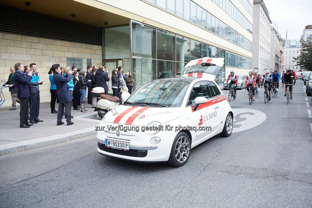 Vier österreichische Immobilienunternehmen radeln zur Münchner Expo Real, © CA Immobilien Anlagen AG/APA-Fotoservice/Preiss (10.10.2013) 