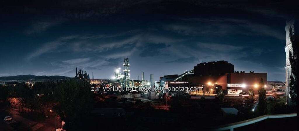 voestalpine - Blick aus der Stahlwelt auf das Headquarter (mit freundlicher Genehmigung von Gerhard Kürner) (15.12.2012) 