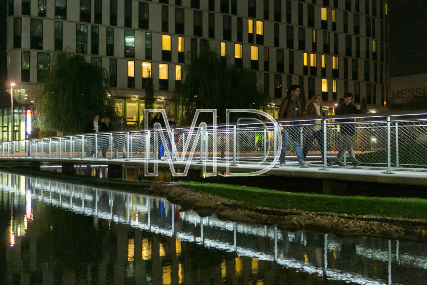 Brücke vom Hotel Courtyard by Marriott Wien Messe zum Vierteil Zwei