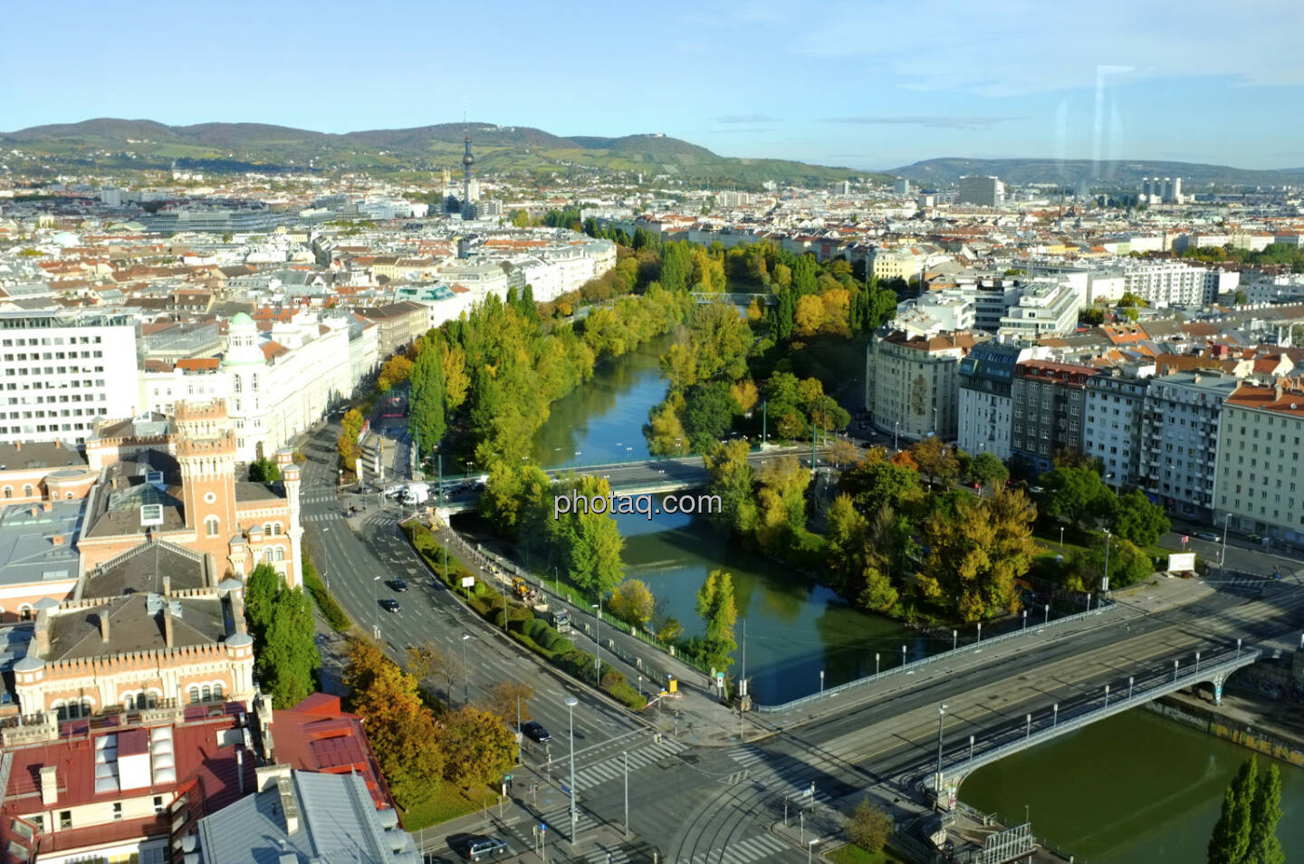 Donaukanal bis ca. Friedensbrücke, dort ist das Office von http://www.finanzmarktfoto.at