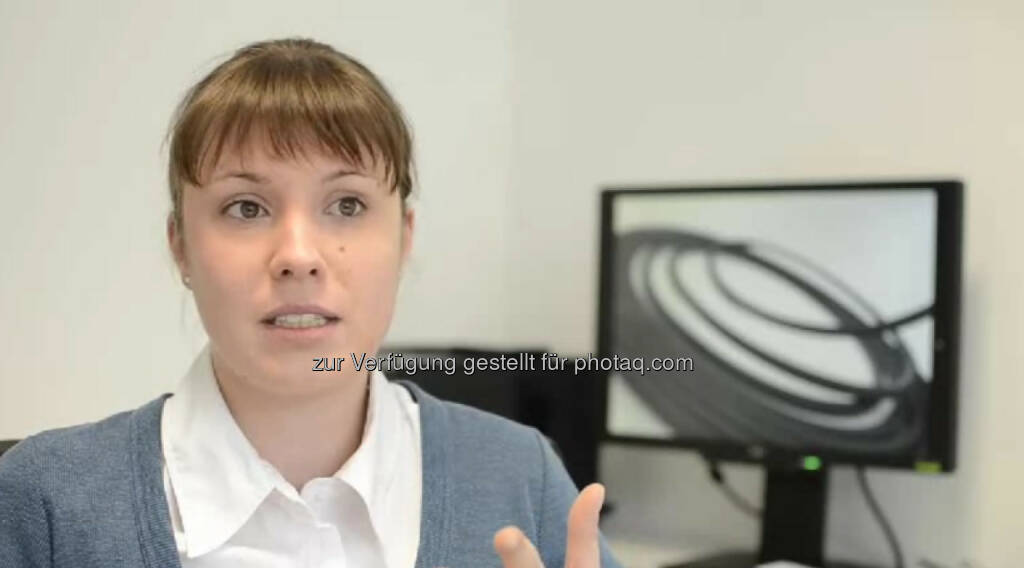 Katharina Wurzer, Marketing and Projectsmanager, Semperit
“Den ganzen Tag dasselbe reden ist nix für mich.” Katharina Wurzer arbeitet bei Semperit als “One Woman Show” im Marketing und Projektmanagement. Was sie ihrem 14-jährigen Ich rät? “Genieße die Zeit, die du vor dir hast in vollen Zügen! Sei nicht zu fokussiert, es gibt auch andere Dinge als nur den geraden Weg! Zweig’ auch mal ab!” Das Video (6:13min.) dazu unter: http://www.whatchado.net/videos/katharina_wurzer
, © whatchado (24.10.2013) 