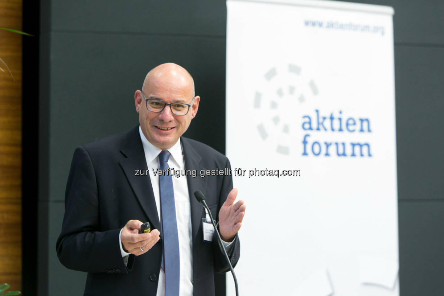 Manuel R. Theisen, Fakultät für Betriebswirtschaft, LMU München