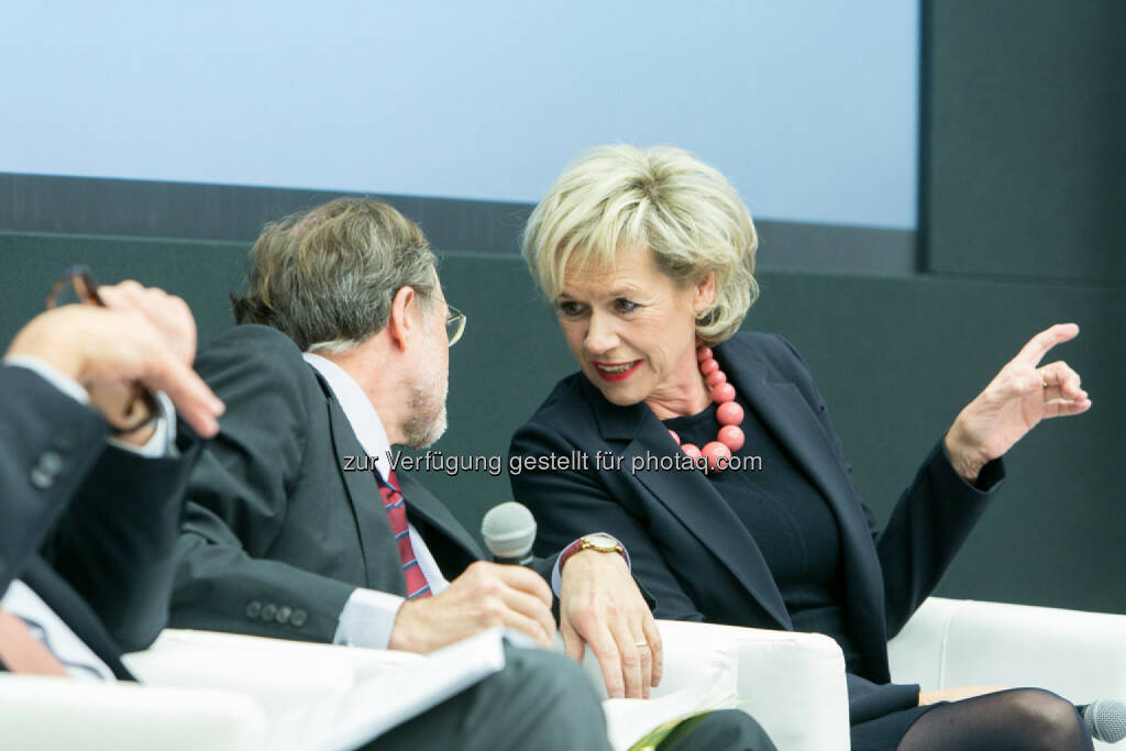 Friedrich Rödler, Vorsitzender des AR, Erste Group Bank AG, Viktoria Kickinger, Geschäftsführende Gesellschafterin, Inara, GmbH, © Martina Draper für das Aktienforum (30.10.2013) 