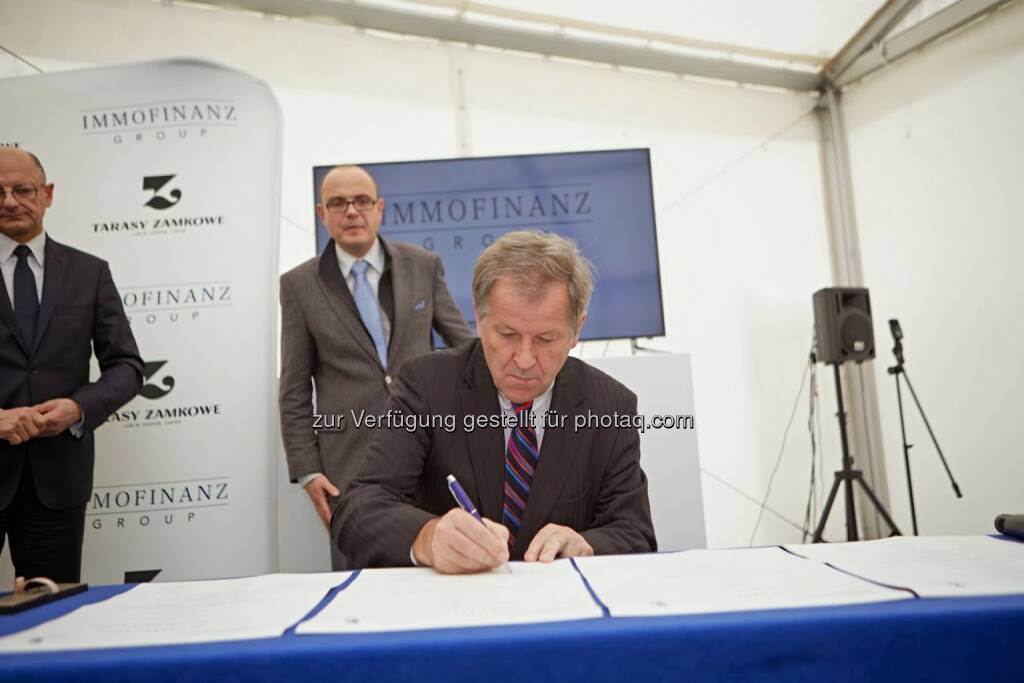 Eduard Zehetner (CEO Immofinanz) bei der Grundsteinlegung Shopping Center Tarasy Zamkow (Bild: Immofinanz) (30.10.2013) 