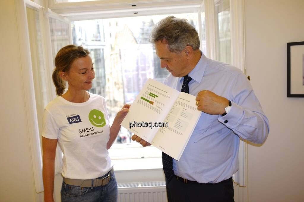 Doris Gstatter, Bernhard Grabmayr (Scholdan & Company) präsentieren Investor Relations 2.0 im Jahr 2013, © Scholdan & Company (30.10.2013) 
