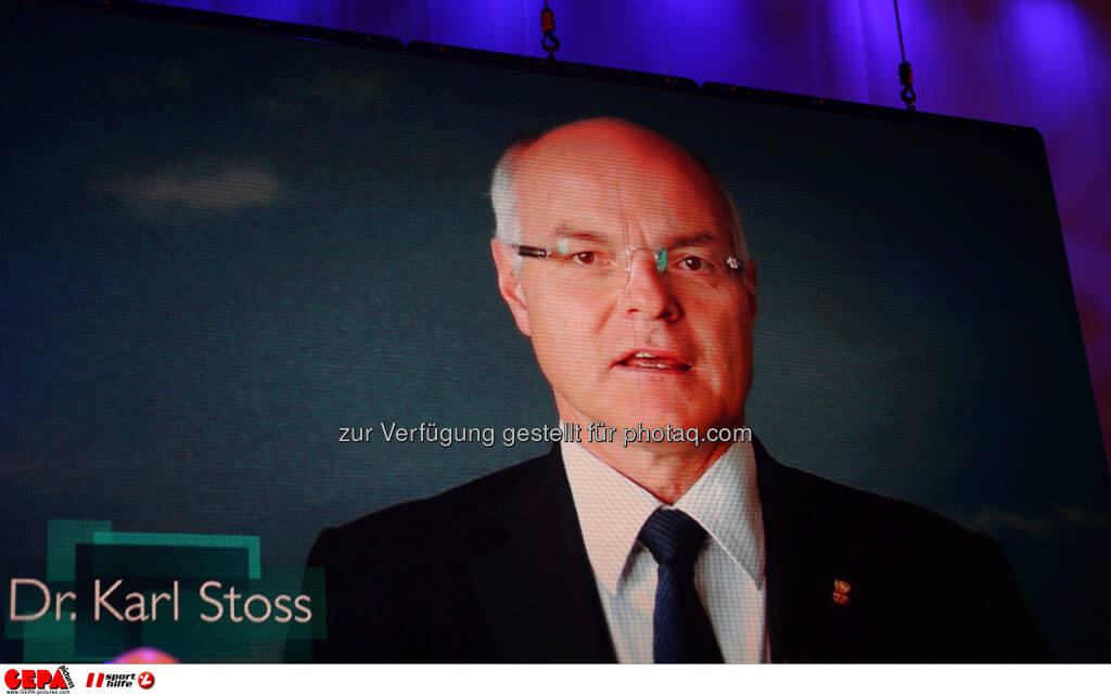 Karl Stoss (OEOC) auf einer Videowall. Foto: GEPA pictures/ Markus Oberlaender (02.11.2013) 