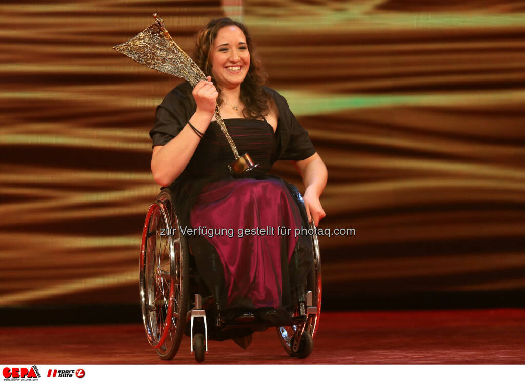 Claudia Loesch (AUT). Keyword: Behindertensportlerin des Jahres, Trophaee. Foto: GEPA pictures/ Christian Walgram (02.11.2013) 