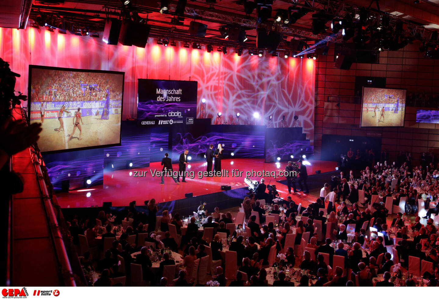 Stefanie Schwaiger und Doris Schwaiger-Robl (AUT) auf einer Videowall. Foto: GEPA pictures/ Walter Luger