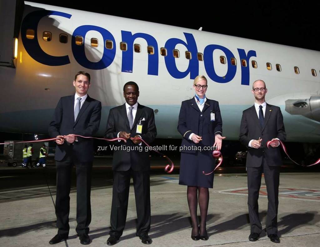 Neue Langstrecke ab Flughafen Wien: Seit 5. November 2013 bedient der bekannte Ferienflieger Condor eine neue saisonale Langstreckendestination ab Wien. Einmal wöchentlich geht es nach Mombasa in Kenia. Bei einem  symbolischen Ribbon Cutting gestern Abend am Flughafen Wien freuten sich H. E. Michael A. O. Oyugi, Botschafter der Republik Kenia in Österreich, Tobias Schnitker, Head of International Sales Condor und Nikolaus Gretzmacher, Leiter des Geschäftsbereichs Operations der Flughafen Wien AG über die neue Strecke, mehr unter http://viennaairport.com/jart/prj3/va/main.jart?rel=de&content-id=1351048408438&reserve-mode=active (09.11.2013) 