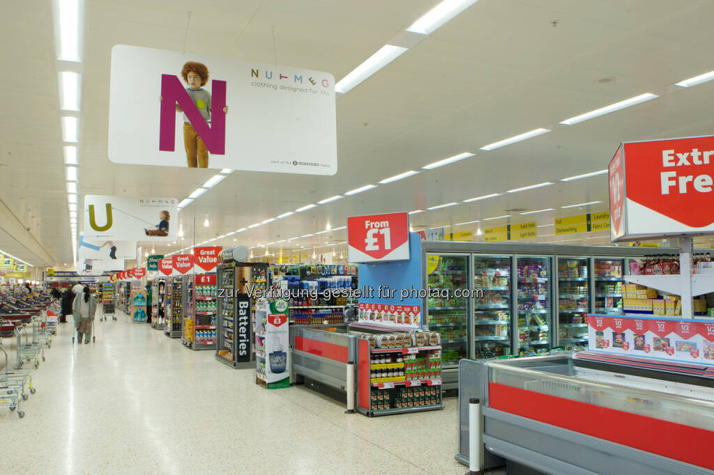 Großauftrag in England: Thorn stattet Wm Morrisons Supermärkte mit innovativer LED-Beleuchtung aus (Bild: Zumtobel) (13.11.2013) 