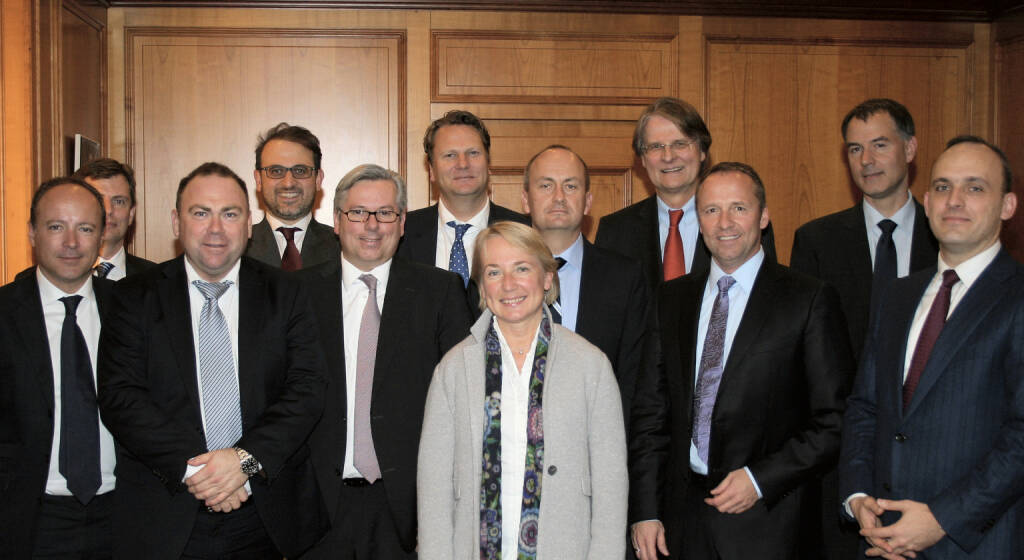 Zertifikate-Gipfel in Wien: Thibault Gobert, AFPDB; Andres Malm, SETIPA; Walther Almquist, SETIPA; Dario Savoia, ACEPI; Klaus Oppermann, DDV; Reinhard Bellet, Präsident EUSIPA; Heike Arbter, ZFA; Jürg Stähelin, SVSP; Hartmut Knüppel, DDV; Frank Weingarts, ZFA; Nikolaus Neundörfer, DDV; Thomas Wulf, EUSIPA
 (15.11.2013) 