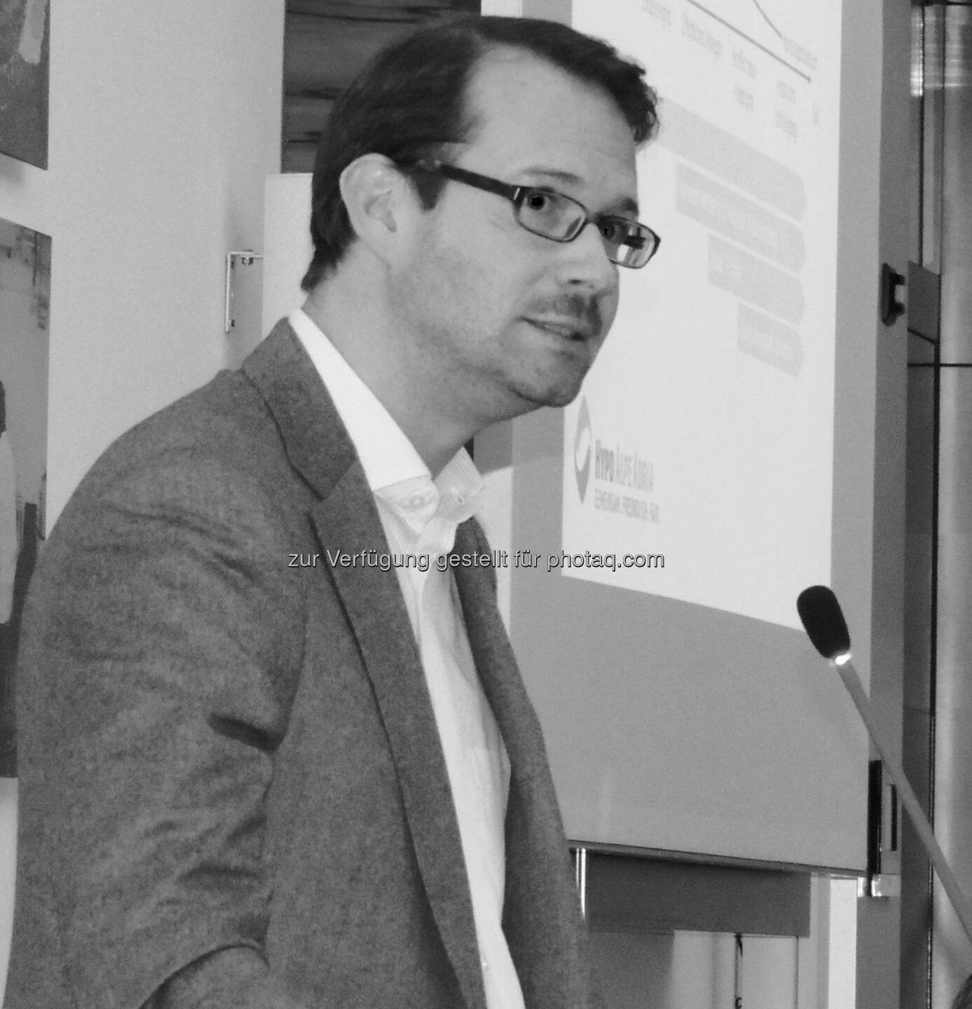 Nikola Donig, Konzernsprecher der Hypo Alpe Adria Bank International, erzählt über 4 Jahre mediales Dauerfeuer