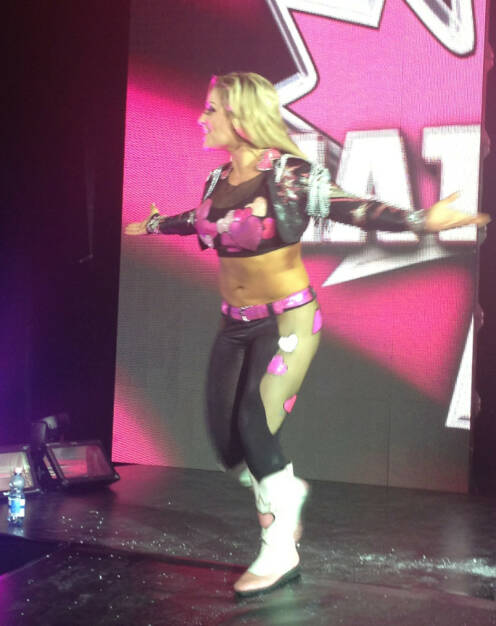 Natalya Neidhart (17.11.2013) 