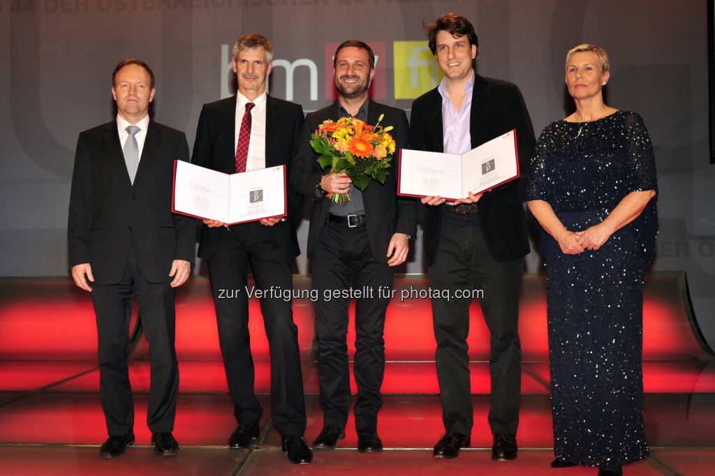 Sektionschef Michael Losch (BMWFJ), Anton Kolarik (Bank Austria), Christian Moser (Media Consult), Alexander Heuken (Media Consult), Ingrid Vogl (PRVA-Präsidentin), anlässlich PR-Staatspreis 2013 - Sieg in der Kategorie „Interne PR“ für Bank Austria mit Berater Media Consult für Projekt „Bankville – Erlebnis Zukunft“ (Bild: PRVA/Nadine Bargad) (21.11.2013) 