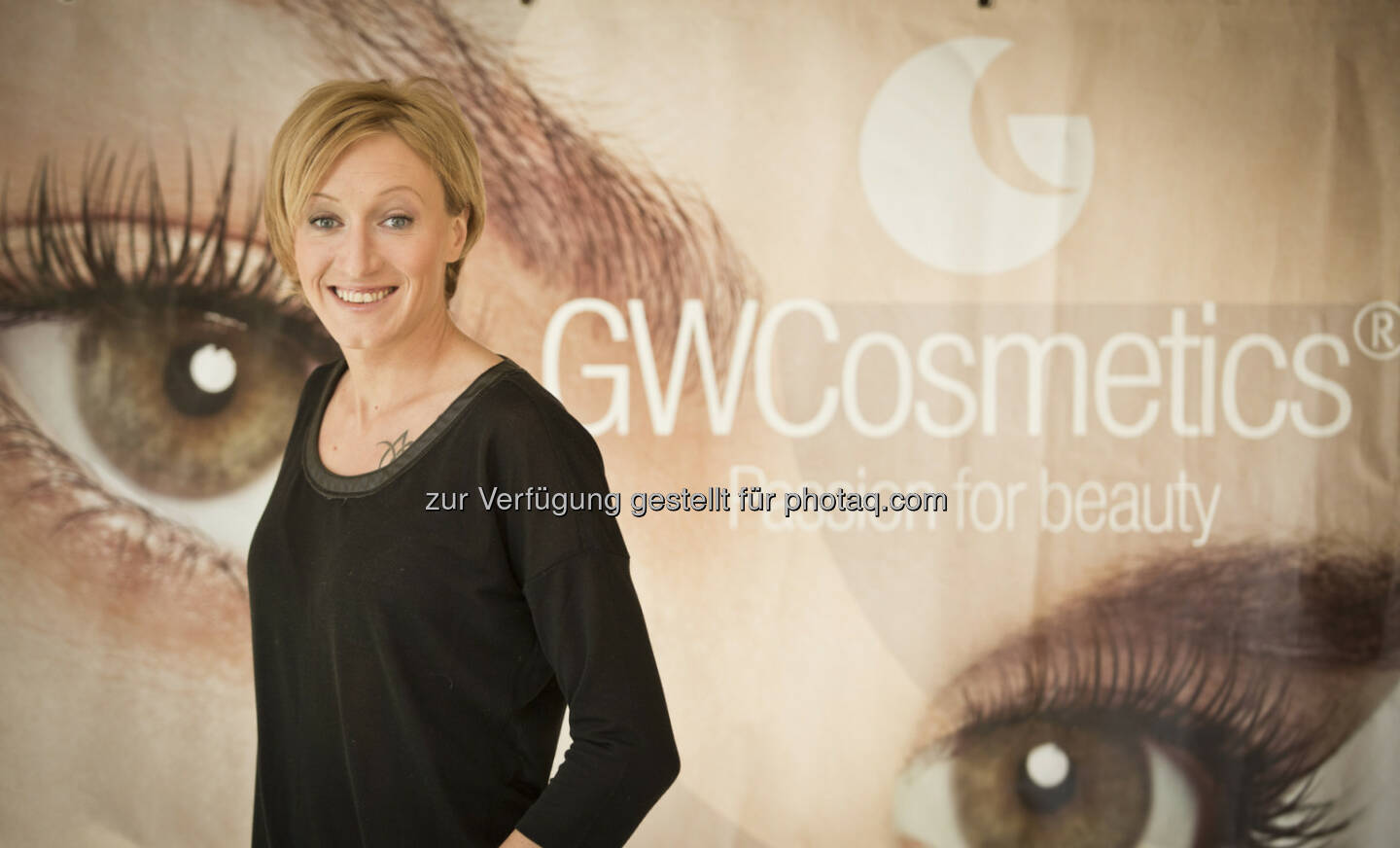 OVB-Frau und Schisprungstar Daniela Iraschko mit GW Cosmetics als neuem Kopfsponsor (c) GW Cosmetics