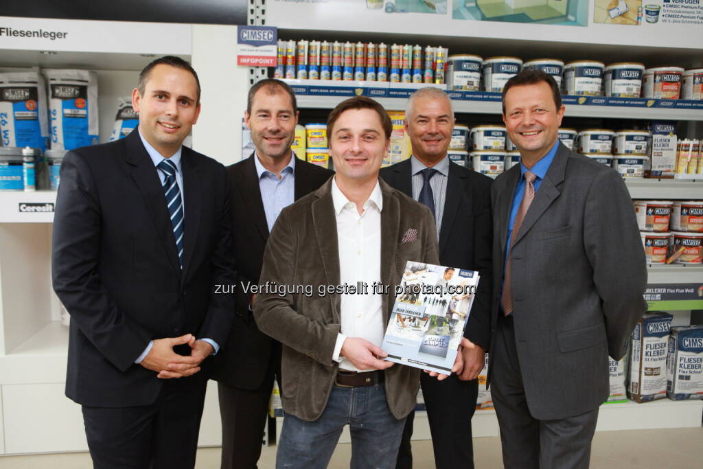 Lukas Mayer (Senior Brand Manager), Reinhard Bischof (Sales u. Trade Marketing Manager), Stefan Türk (Anwendungstechniker), Bernhard Ebner (Sales u. Trade Marketing Manager) und Dieter Lang (Geschäftsführer Österreich und Regionalleitung Central) anlässlich der Eröffnung eines Klebstoff-Trainingscenters (Foto: Henkel) (26.11.2013) 