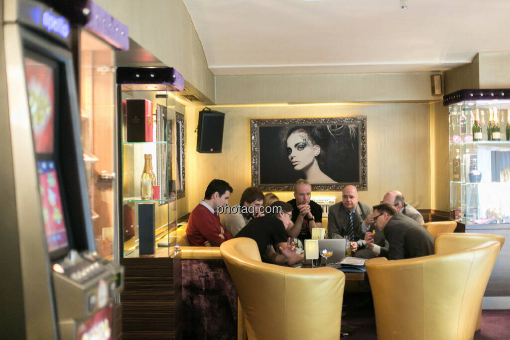 Josef Chladek, Igor Huic (Donau Invest), Chris Mattura (Investment Banking / Venture Capital), Isabella de Krassny (Donau Invest), Christian Drastil, Erwin Hof (Wiener Börse), Roland Meier (iQ-Foxx), Stefan Maxian (RCB), © bsn/Martina Draper (12.12.2013)