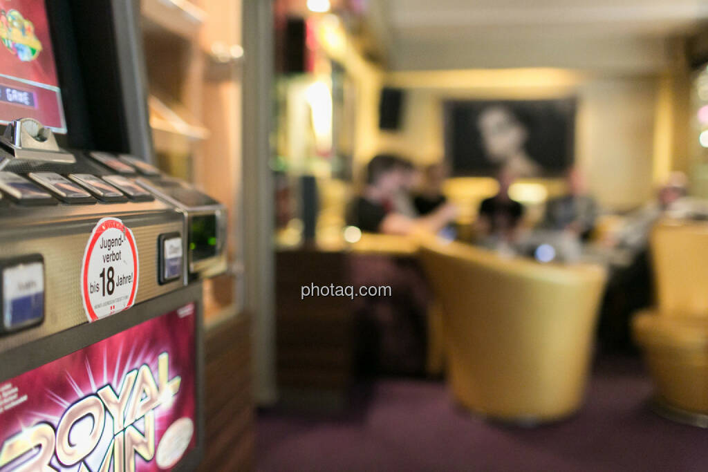 2nd  Börse Social Network Day, Jugendverbot bis 18 Jahre, © bsn/Martina Draper (12.12.2013)