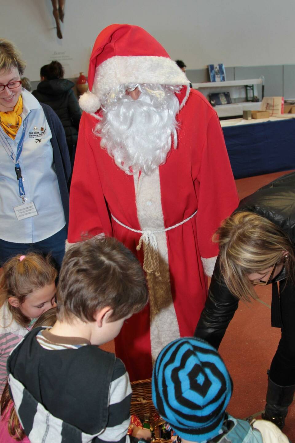 Der Weihnachtsmann am 25. Familientag am Salzburg Airport (c) Salzburg Airport