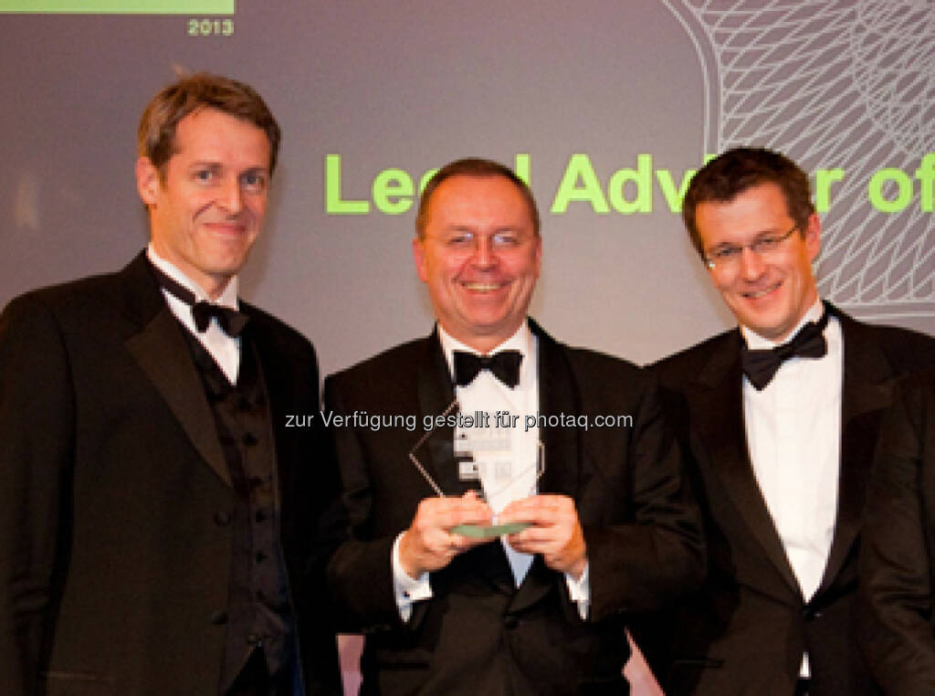 Die Binder Grösswang Corporate/M&A-Partner Thomas Schirmer, Michael Kutschera und Gottfried Gassner (von links) mit dem „ M&A Award 2013: Legal Advisor of the Year – Austria“ (c) Aussendung (17.12.2013) 