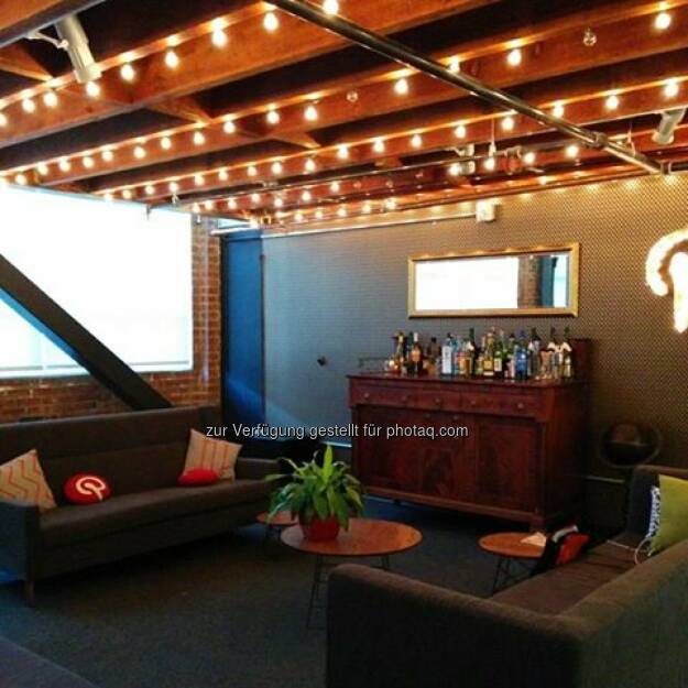 Pinterest's legal team set up a Mad Men-style bar. Nice!, © Elisabeth Oberndorfer (17.12.2013) 