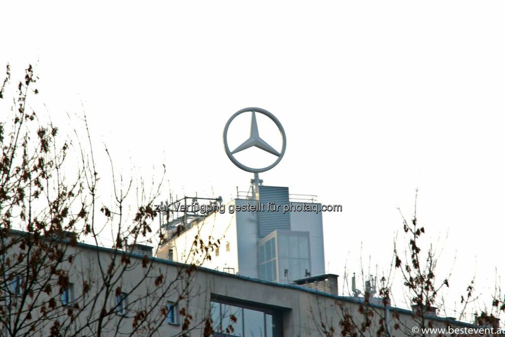 Warschau Mercedes, © Herbert Gmoser (25.12.2013) 