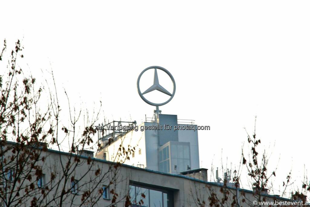 Warschau Mercedes, © Herbert Gmoser (25.12.2013)