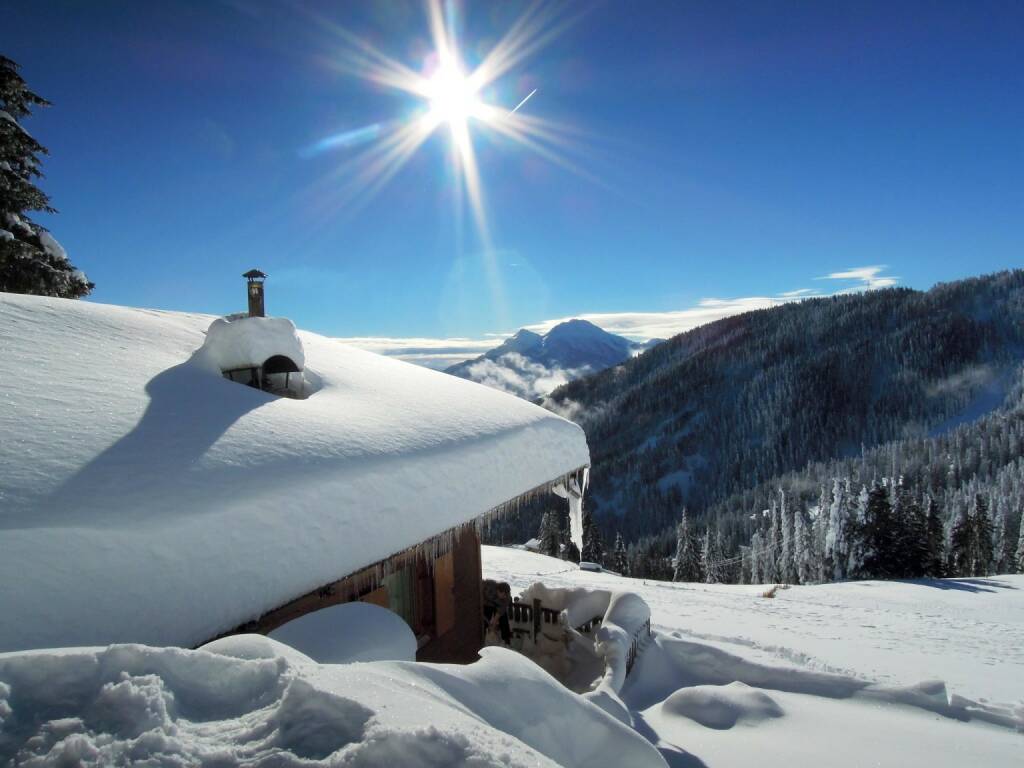 Berghütte, Schnee, Sonne, Vigljoch, Südtirol, © Peter Sitte (27.12.2013) 