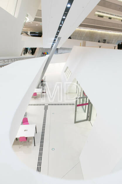 WU Campus Wien, Library & Learning Centre, Eingangshalle, © Martina Draper (16.01.2014) 