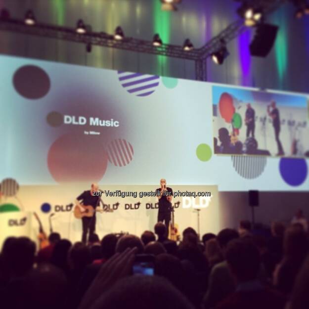 Milow on stage auf der DLD (Digital-Life-Design), © Ali Mahlodji (20.01.2014) 