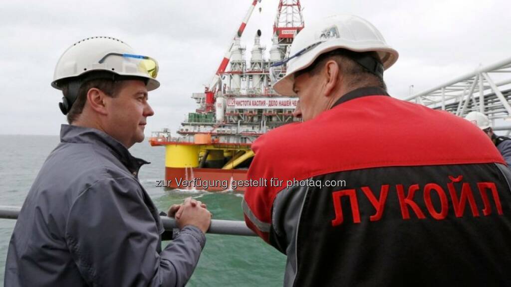 Dmitry Medvedev, Prime Minister of the Russian Federation, visited the ice-rsistant platform at the Y.Korchagin field in the Caspian Sea. October 02, 2013, © Lukoil (Homepage) (22.01.2014) 