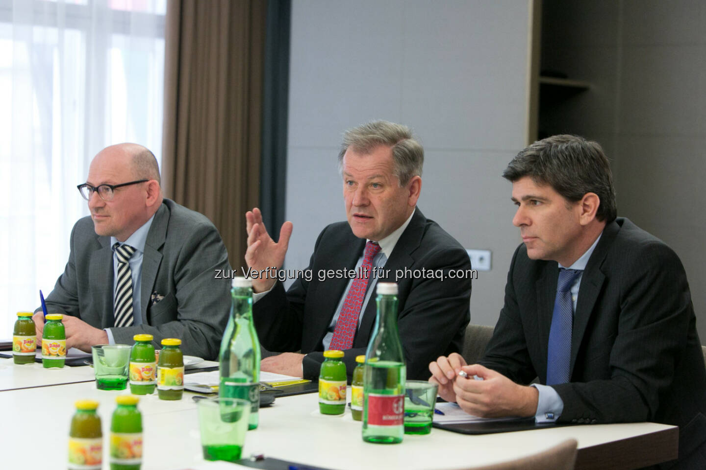 Josef Mayer (Leiter der Immofinanz-Rechtsabteilung), Eduard Zehetner (CEO Immofinanz) und Stefan Frömmel (Vorstand Aviso Zeta)