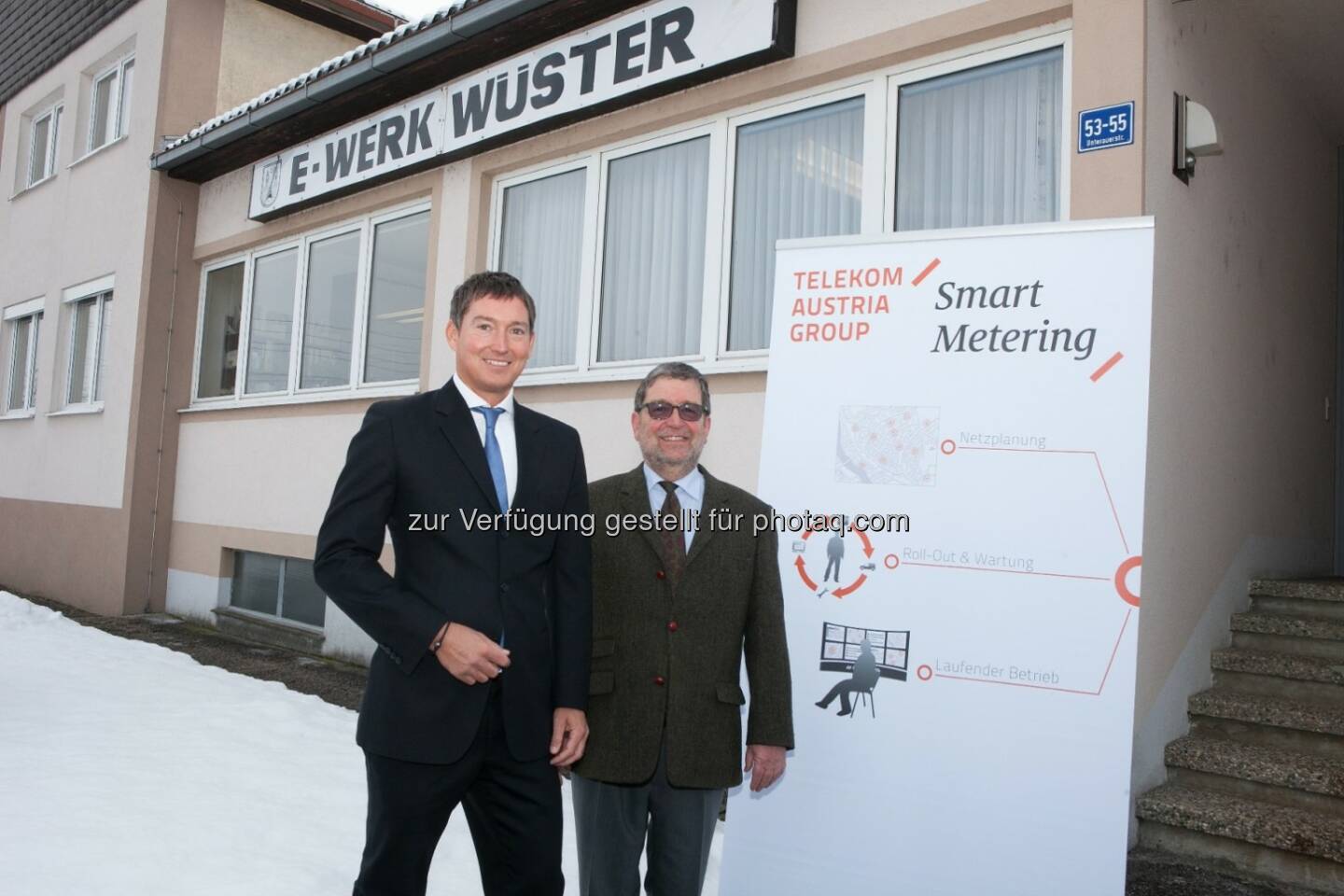 Bernd Liebscher (Geschäftsführer Telekom Austria Group M2M) und Peter Wüster (Geschäftsführer E-Werk Wüster) - Telekom Austria Group M2M und E-Werk Wüster realisieren erste umfassende Einführung von Smart Metering in Österreich. (Bild: TAG/APA/Nielsen)