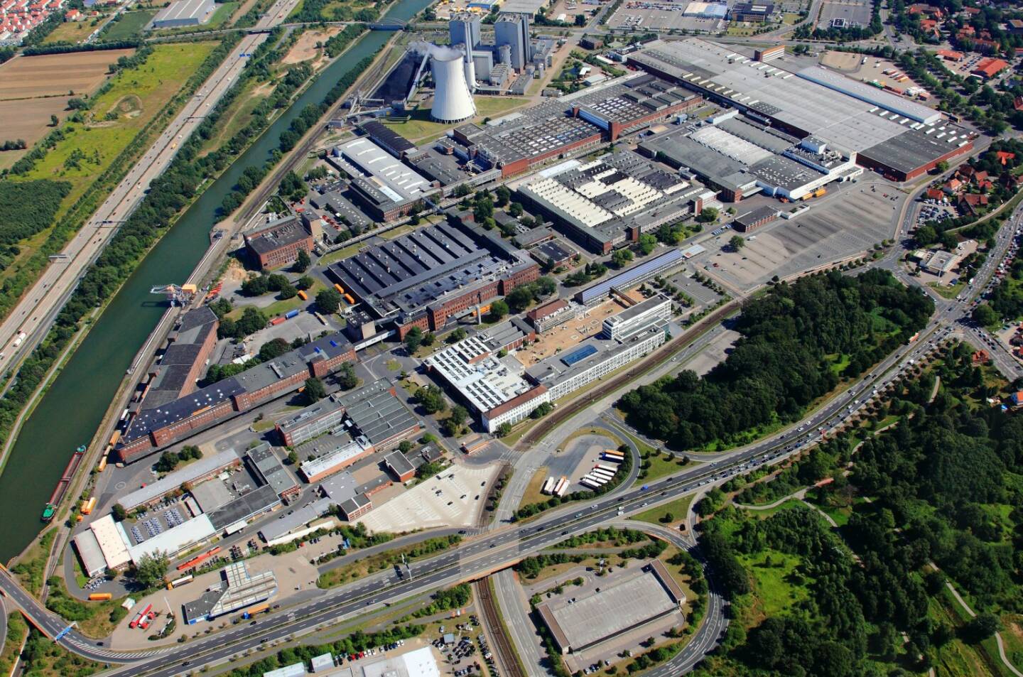 Luftaufnahme: Continental AG und ContiTech, Hannover; Stand: August 2013