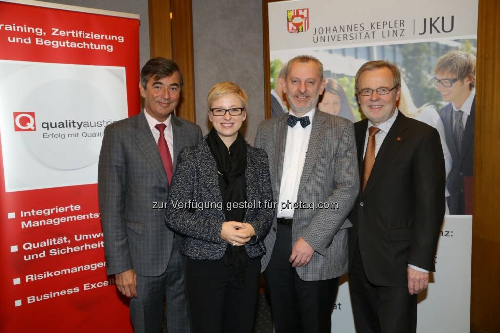 Peter Neumann, Doris Hummer, Christian Schweiger, Richard Hagelauer: An der Technisch-Naturwissenschaftlichen Fakultät der Johannes Kepler Universität (JKU) Linz wird ein Institut für „Integrierte Qualitätsgestaltung“ mit interdisziplinärem Ansatz eingerichtet. Es ist die einzige Forschungsstelle dieser Art in ganz Österreich. (C) JKU (04.02.2014) 