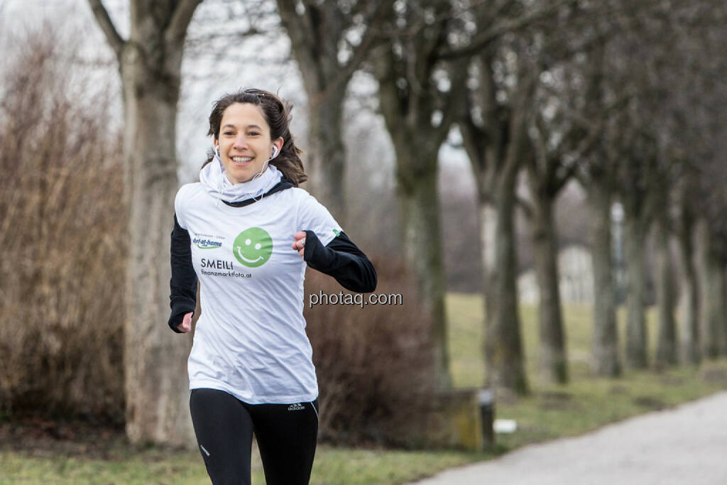 Anita Auttrit, runplugged, Smeil-Shirt in der bet-at-home edition, © finanzmarktfoto.at/Martina Draper (15.02.2014) 