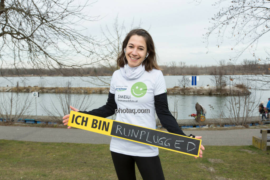 Anita Auttrit, runplugged, Smeil-Shirt in der bet-at-home edition (15.02.2014) 