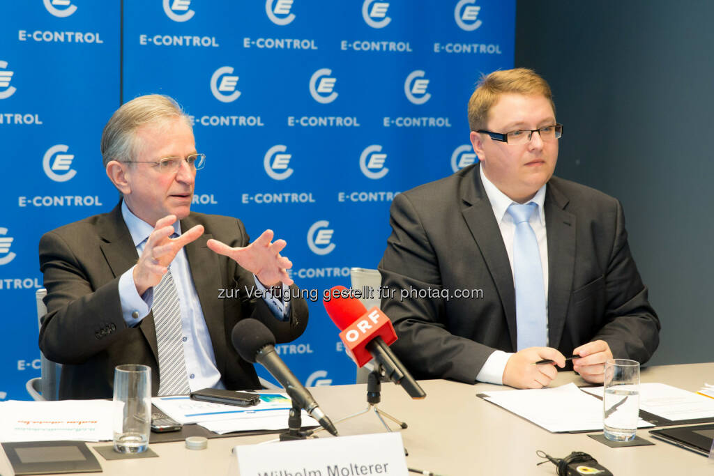 Wilhelm Molterer, Vizepraesident E-Control und Mitglied des Direktoriums der Europaeischen Investitionsbank, Martin Graf, Vorstand der Energie-Control Austria, © E-Control/Anna Rauchenberger (17.02.2014) 