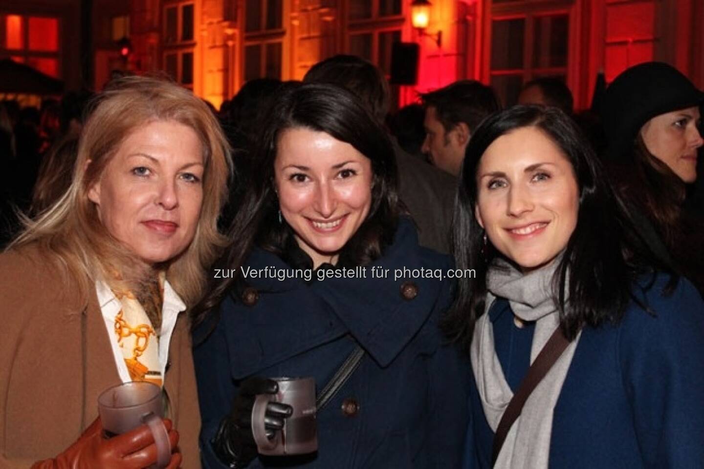 Christa Scholl (Geschäftsführerin vom DIRK),  Silvia Humitsch (Ö. Post), Marlene Binder (C.I.R.A.)