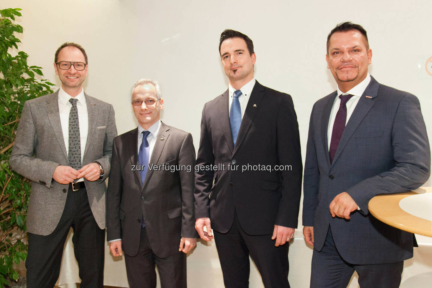 Uniqa-Business-Talk: Siegfried Prietl (Obmann der Wiener Fachgruppe Finanzdienstleister), Gerhard Navara (Uniqa Vorsorgemanager Betriebliche Altersvorsorge), Michael Rohrmoser (Uniqa Sparte Personenversicherung), Georg Plesnik (Geschäftsführer der Fachgruppe Finanzdienstleister/WKW): Die Veränderung der wirtschaftlichen sowie gesetzlichen Rahmenbedingungen bringt neueVoraussetzungen für den Versicherungsmarkt mit sich - vor allem  im Bereich der Lebensversicherung. Damit eng im Zusammenhang stehen die Bereiche der privaten und der betrieblichen Vorsorge.