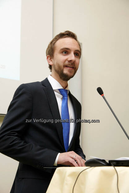 Martin Oberndorfer - Anerkennungspreis für die Dissertation „Die Prospektpflicht nach dem KMG“ im Wert von 1.000 Euro, © IVA (24.02.2014) 