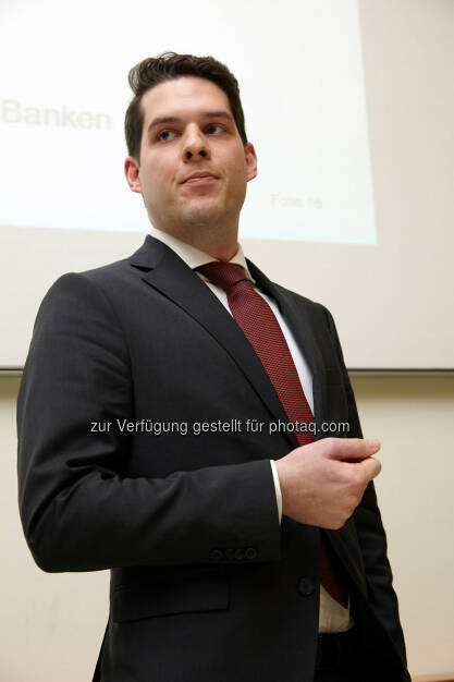 
 Thomas Gaber - Anerkennungspreis für die Dissertation
„Die Qualität der Finanzberichterstattung bei Banken“  im Wert von 1.000 Euro
, © IVA (24.02.2014) 