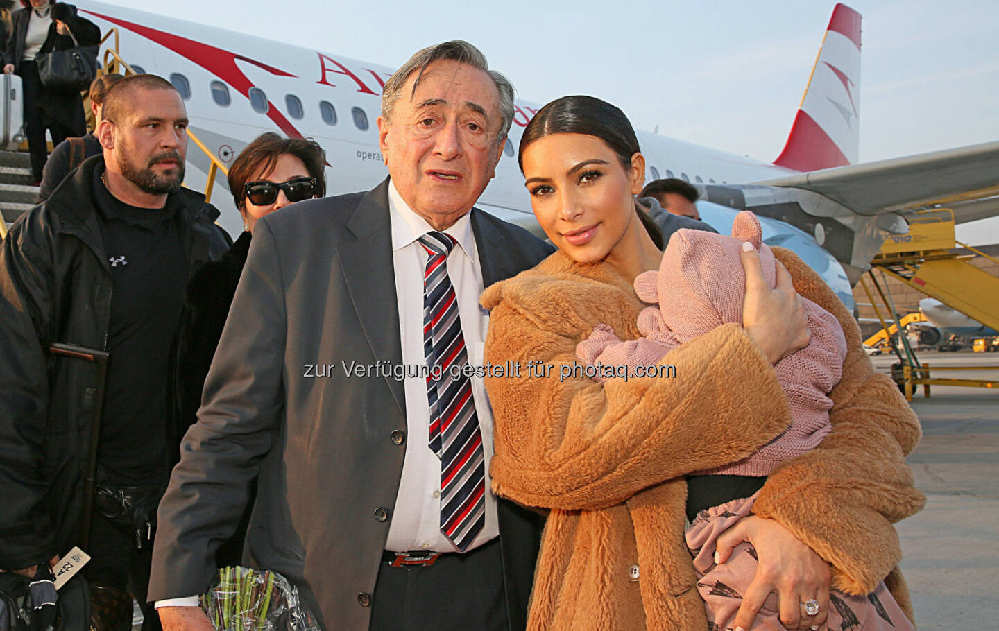 Austrian bringt Kim Kardashian zum Opernball: Richard Lugner, Kim Kardashian mit Tochter North