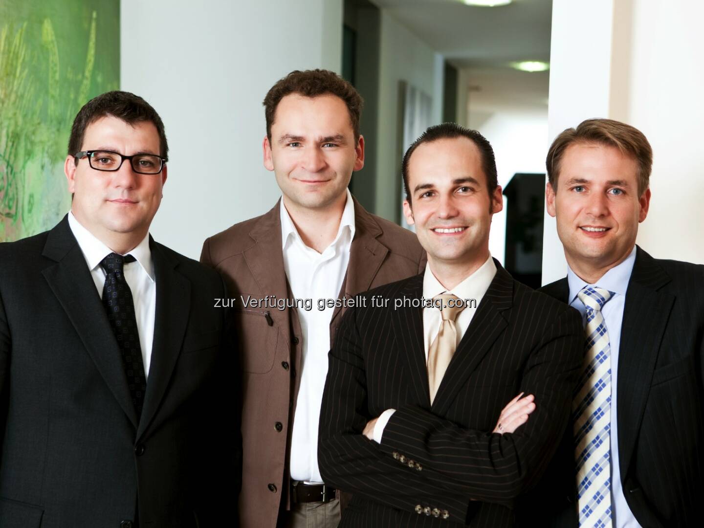 Skills-Partner Jürgen H. Gangoly, Edward Strasser, Stefan Bachleitner und Jörg Wollmann (v.l.n.r). Nach 13 Jahren in der Geschäftsführung der Agentur Skills gibt Edward Strasser zum 1. Mai 2014 seine Agenden als Geschäftsführer an seine Partner ab. Strasser bleibt Miteigentümer der Agentur und wird weiterhin als Senior Berater bei Skills tätig sein. Strasser: Ich gebe die Geschäftsführung ab, weil ich Freiraum zur Entwicklung neuer Initiativen und Ideen gewinnen will. (c) Renée Del Missier
