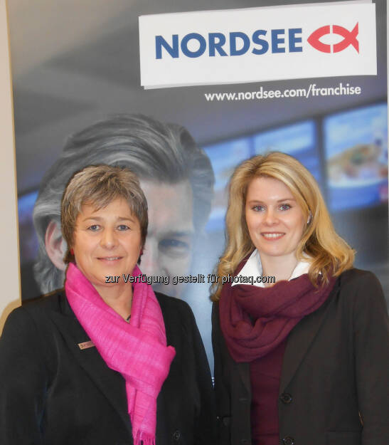 Franchiseberaterin Waltraud Martius von Syncon (l.) und Anja Haverkamp, Leiterin Franchise bei Nordsee: Weiteres Wachstum durch Franchising geplant. (10.03.2014) 